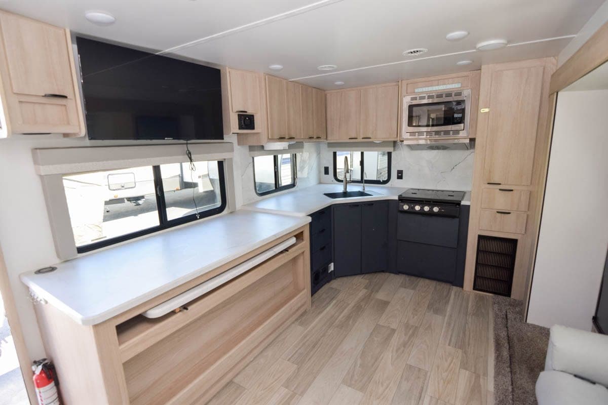 2023 Winnebago 2023 Winnebago Minnie - thumbnail 10
