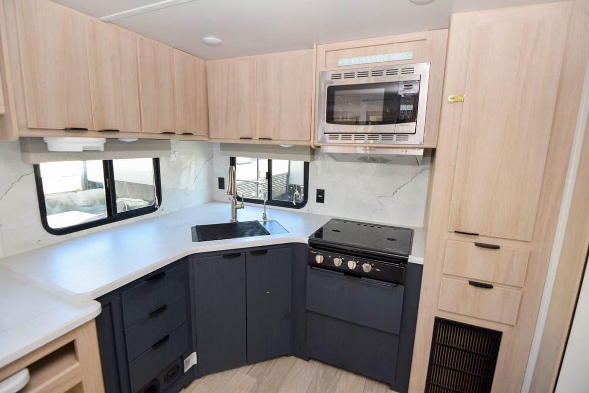 2023 Winnebago 2023 Winnebago Minnie - thumbnail 11