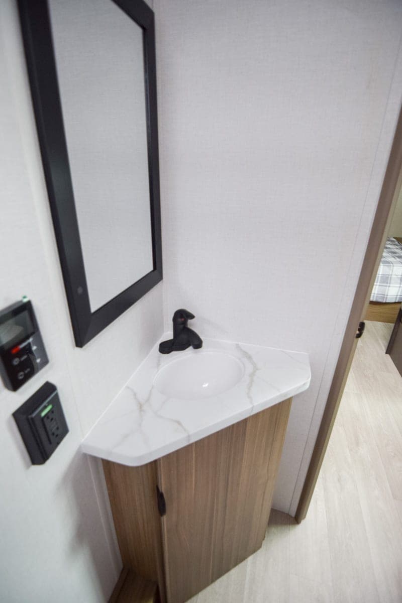 2027 Forest River 2027 Forest River Wildwood FSX - thumbnail 14