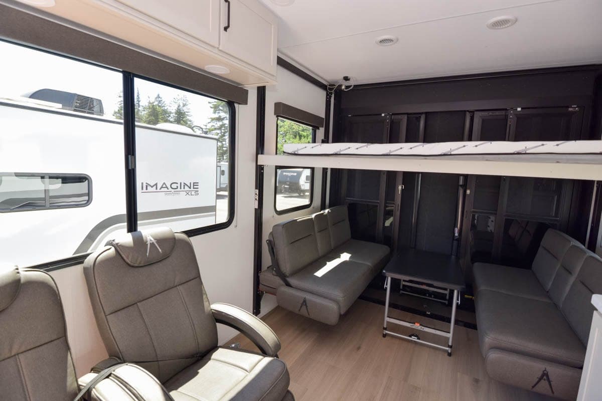 2027 Grand Design 2027 Grand Design Momentum G-Class - thumbnail 7
