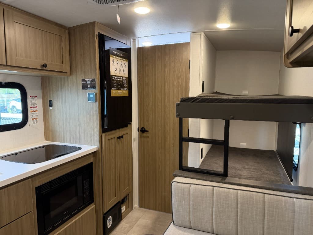 2027 Forest River 2027 Forest River Rockwood Geo Pro LE - thumbnail 41