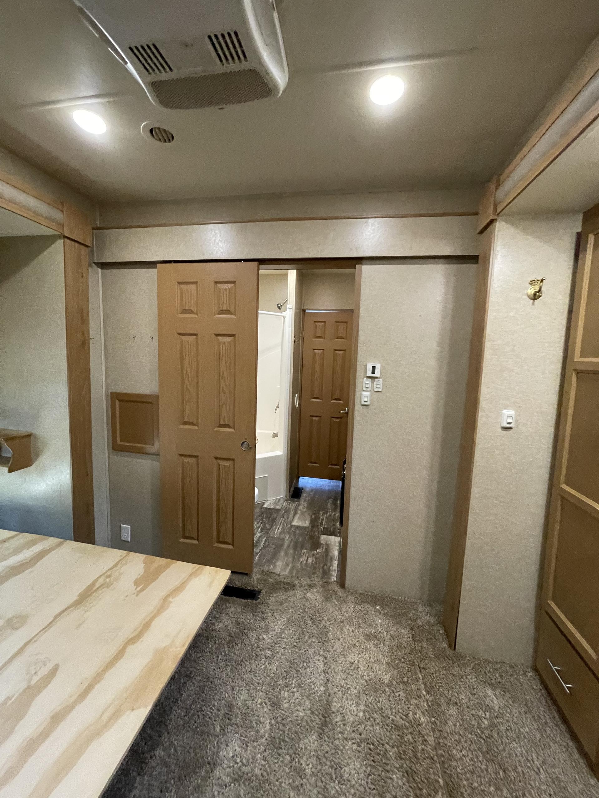 2020 Hy-Line 2020 Hy-Line Premier - thumbnail 33