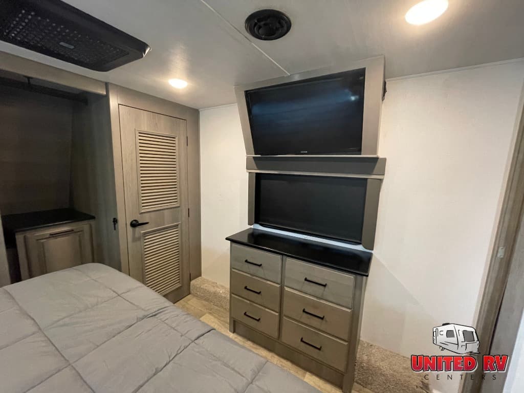 2022 Keystone 2022 Keystone Montana Legacy - thumbnail 24