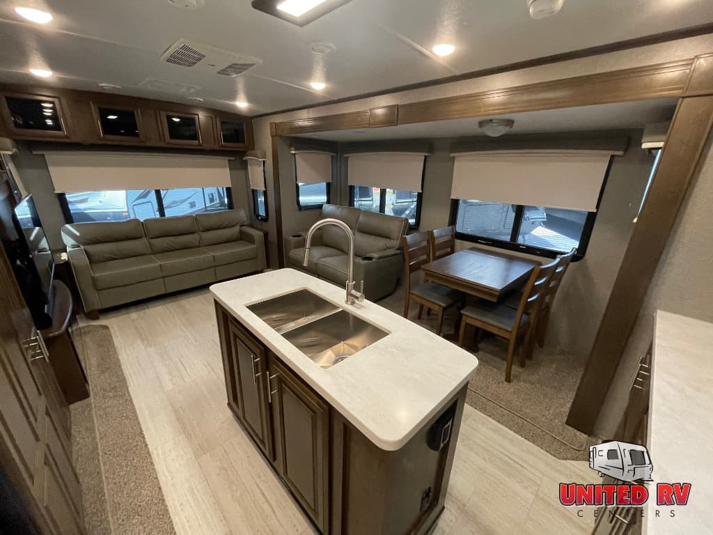 2021 Forest River 2021 Forest River Rockwood Signature Ultra Lite - thumbnail 13