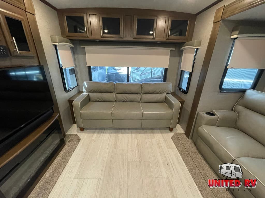 2021 Forest River 2021 Forest River Rockwood Signature Ultra Lite - thumbnail 16