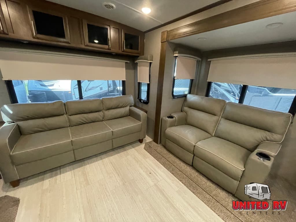 2021 Forest River 2021 Forest River Rockwood Signature Ultra Lite - thumbnail 17