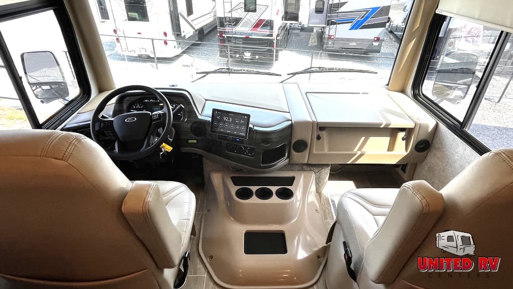 2022 Thor Motor Coach 2022 Thor Motor Coach Miramar - thumbnail 10