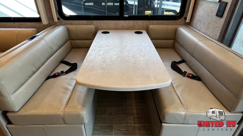 2022 Thor Motor Coach 2022 Thor Motor Coach Miramar - thumbnail 16