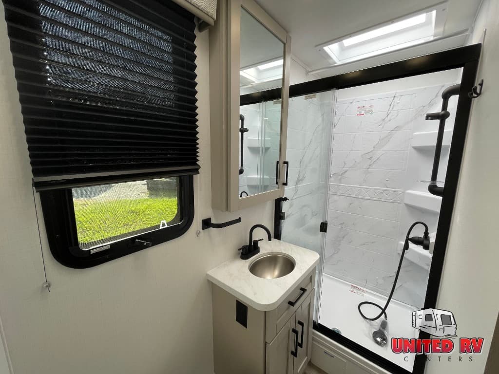 2027 Entegra Coach 2027 Entegra Coach Odyssey - thumbnail 29