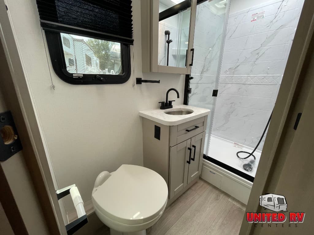 2027 Entegra Coach 2027 Entegra Coach Odyssey - thumbnail 31