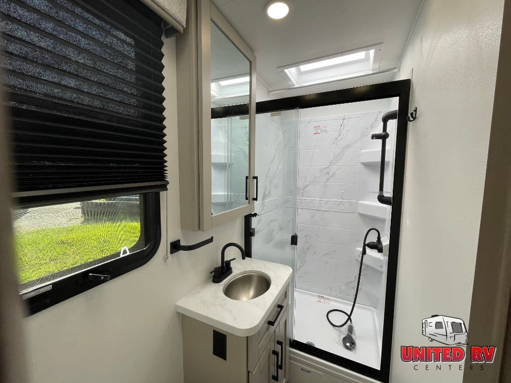 2027 Entegra Coach 2027 Entegra Coach Odyssey - thumbnail 32
