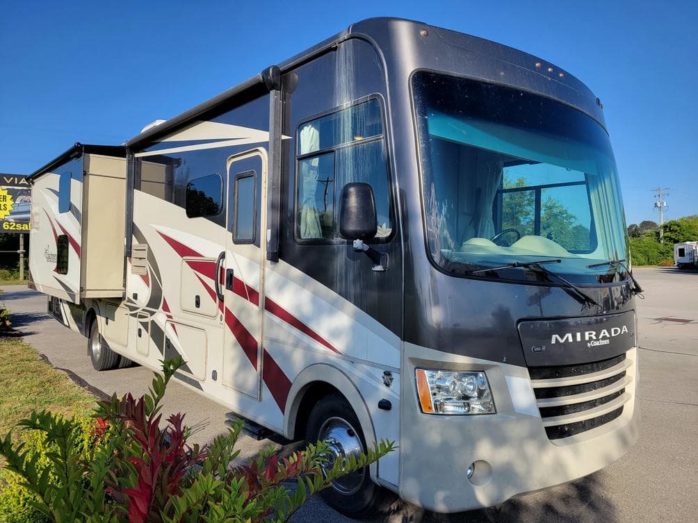 2020 Coachmen Mirada 35BH