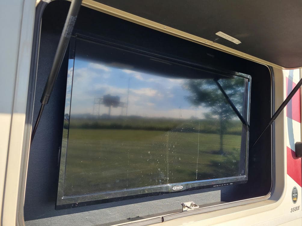 2020 Coachmen 2020 Coachmen Mirada - thumbnail 3