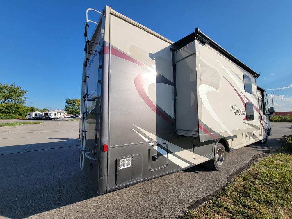 2020 Coachmen 2020 Coachmen Mirada - thumbnail 5