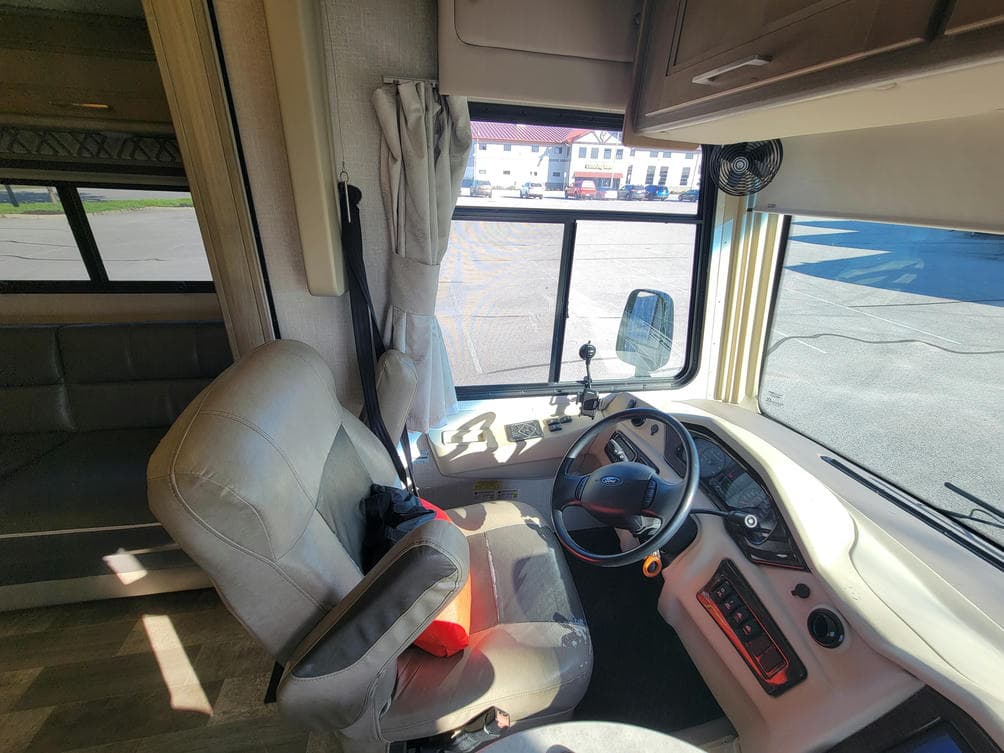 2020 Coachmen 2020 Coachmen Mirada - thumbnail 18