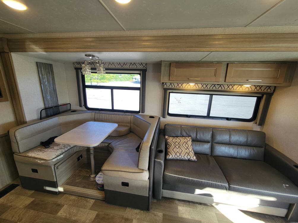 2020 Coachmen 2020 Coachmen Mirada - thumbnail 19