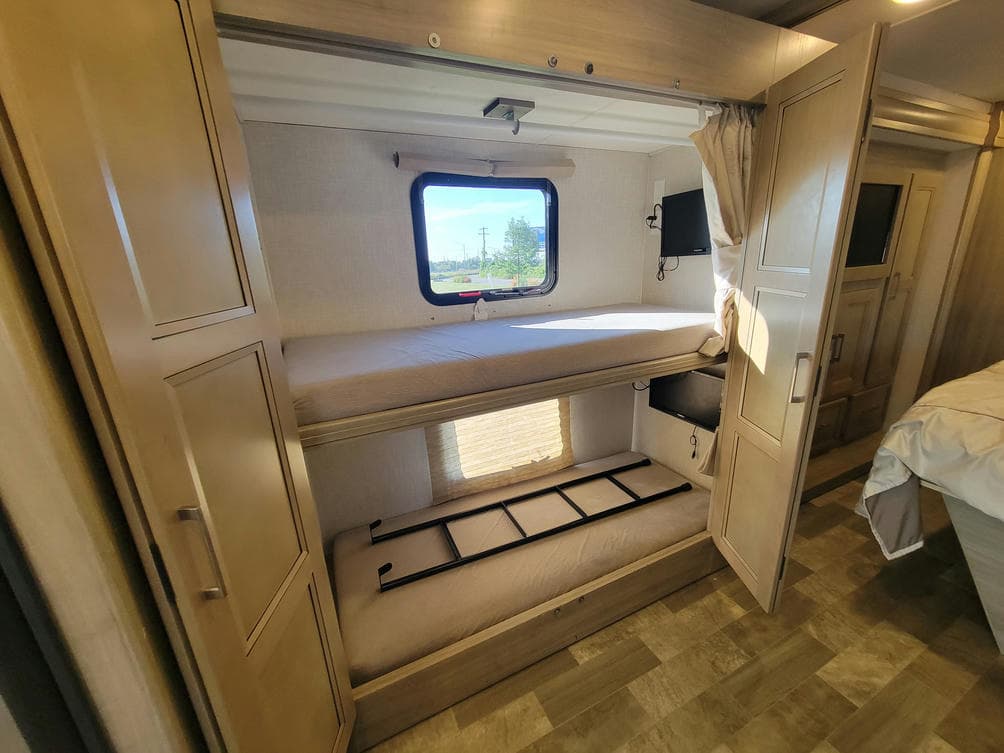 2020 Coachmen 2020 Coachmen Mirada - thumbnail 21