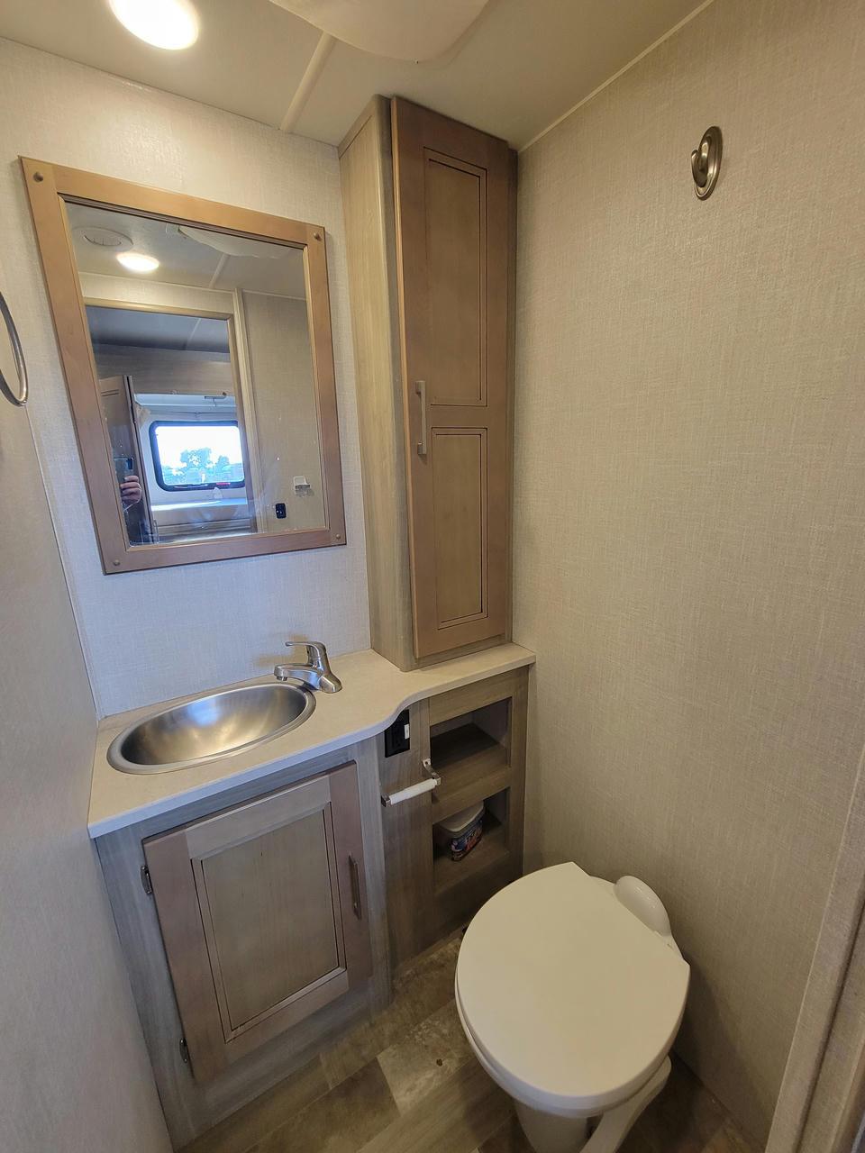 2020 Coachmen 2020 Coachmen Mirada - thumbnail 25