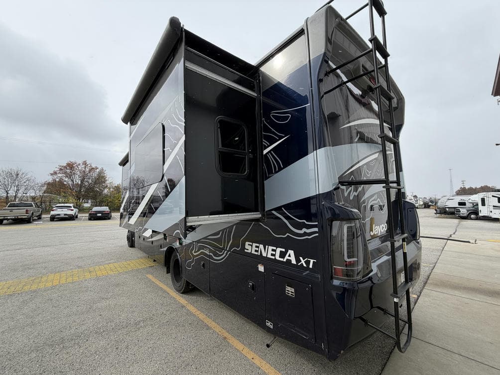 2023 Jayco 2023 Jayco Seneca XT - thumbnail 7