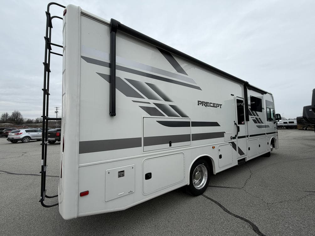 2025 Jayco 2025 Jayco Precept - thumbnail 3