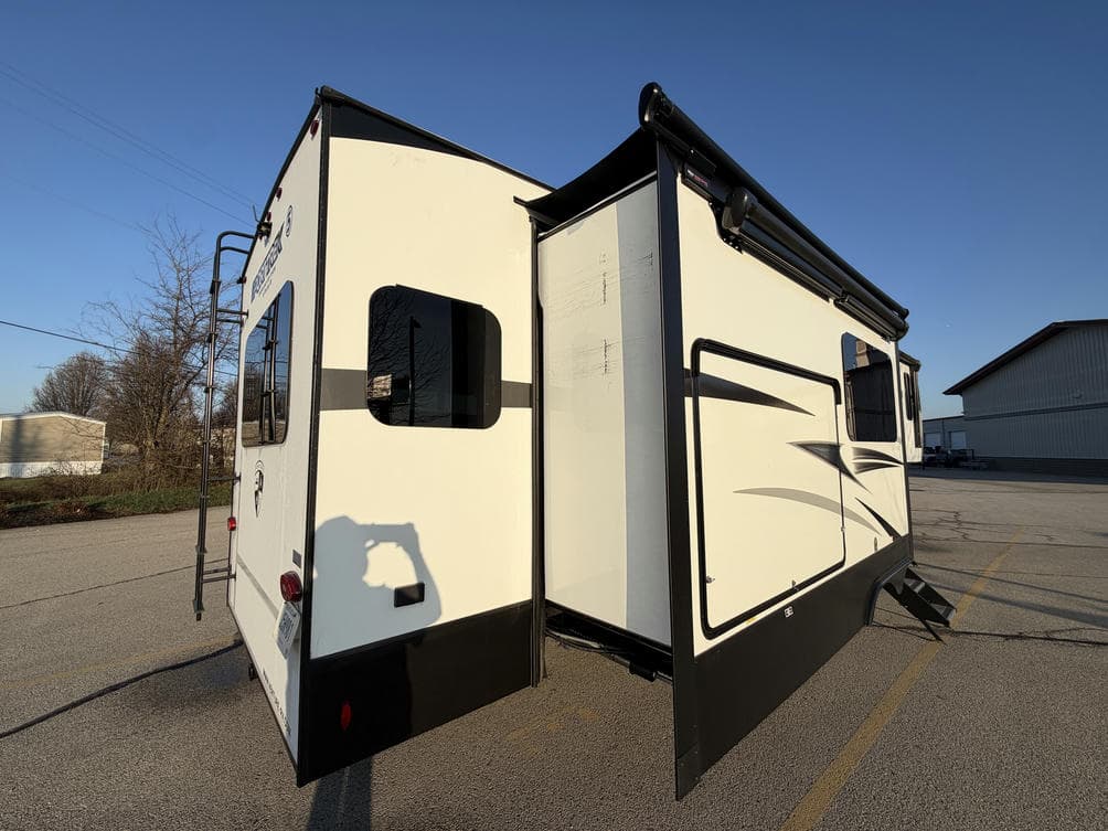 2024 Venture RV 2024 Venture RV SportTrek Touring Edition - thumbnail 5