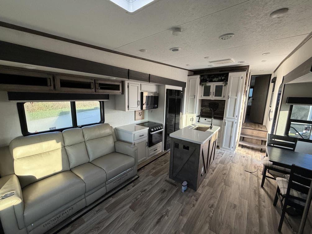 2024 Venture RV 2024 Venture RV SportTrek Touring Edition - thumbnail 9