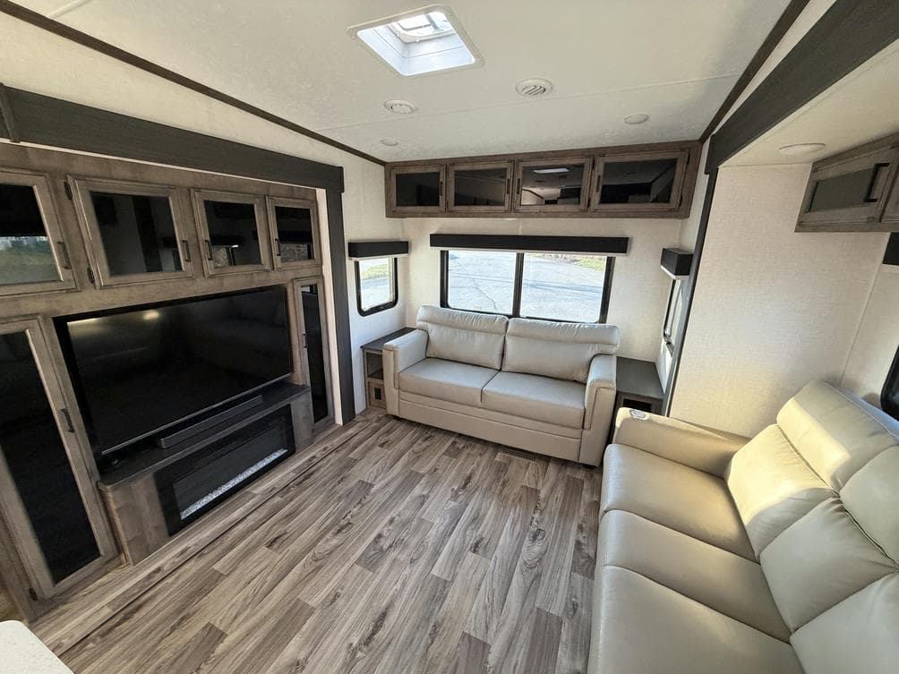 2024 Venture RV 2024 Venture RV SportTrek Touring Edition - thumbnail 11