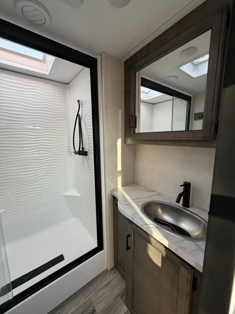 2024 Venture RV 2024 Venture RV SportTrek Touring Edition - thumbnail 13