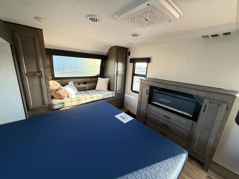 2024 Venture RV 2024 Venture RV SportTrek Touring Edition - thumbnail 18