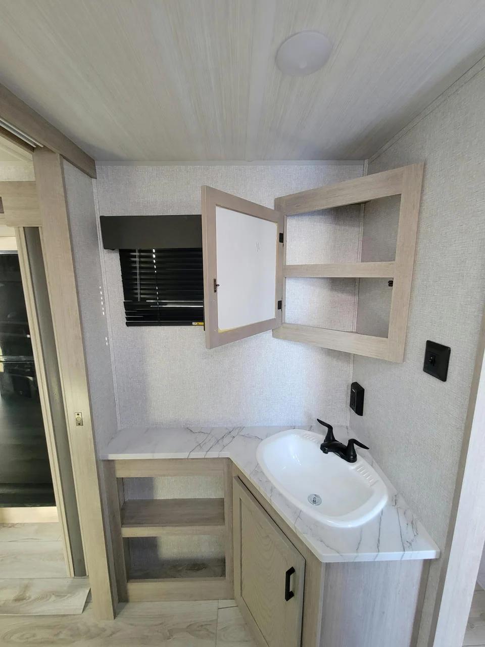 2024 East To West 2024 East To West Alta Series-M - thumbnail 8