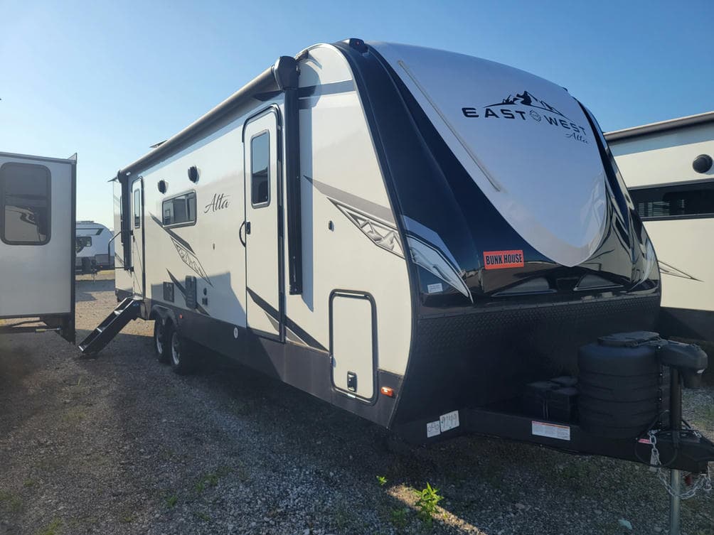 2024 East To West Alta Series-M 2900KBH