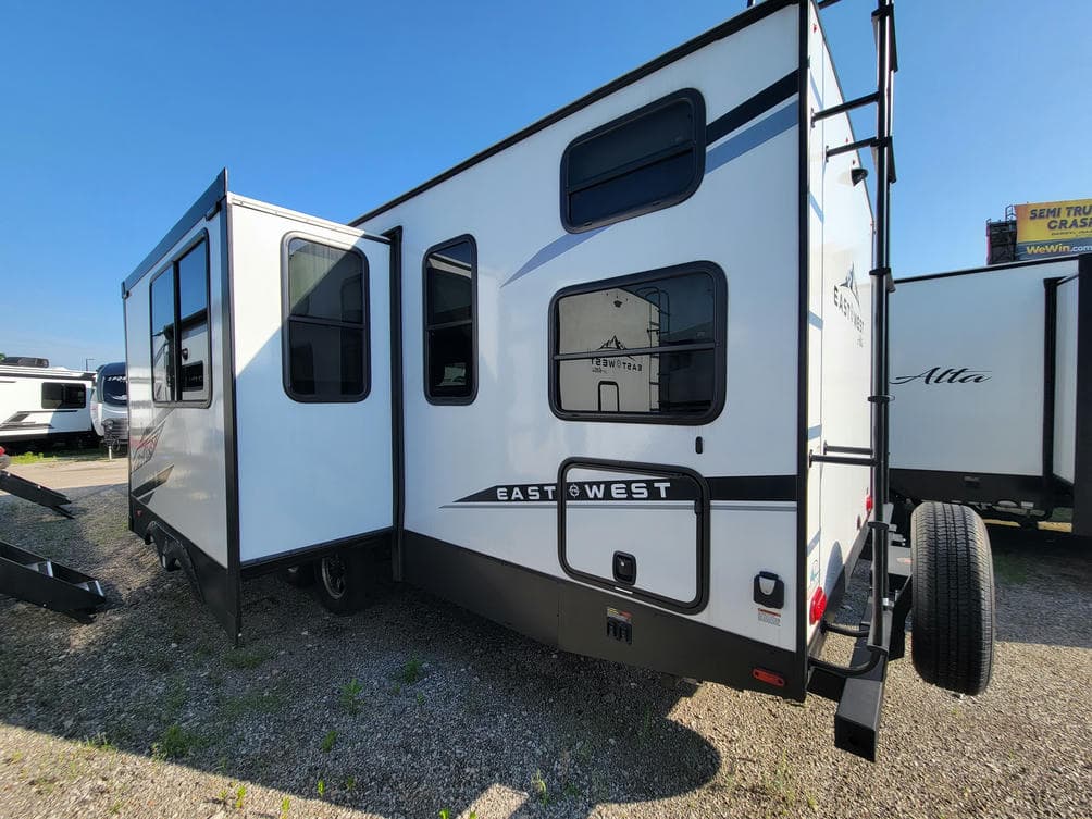 2024 East To West 2024 East To West Alta Series-M - thumbnail 14