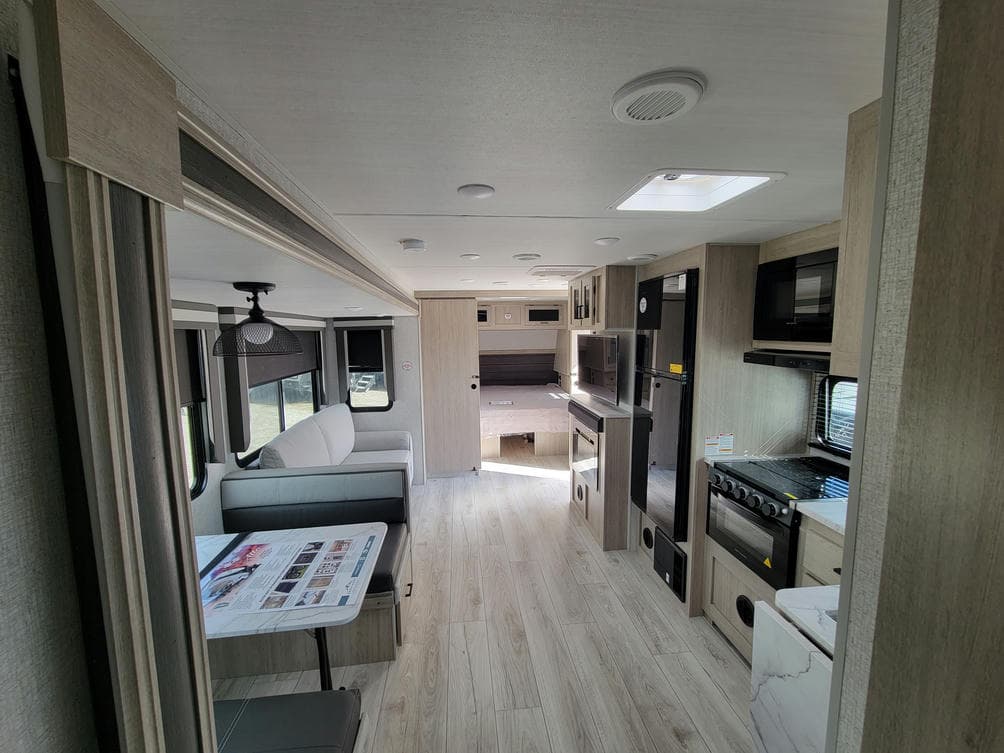 2024 East To West 2024 East To West ALTA - thumbnail 6