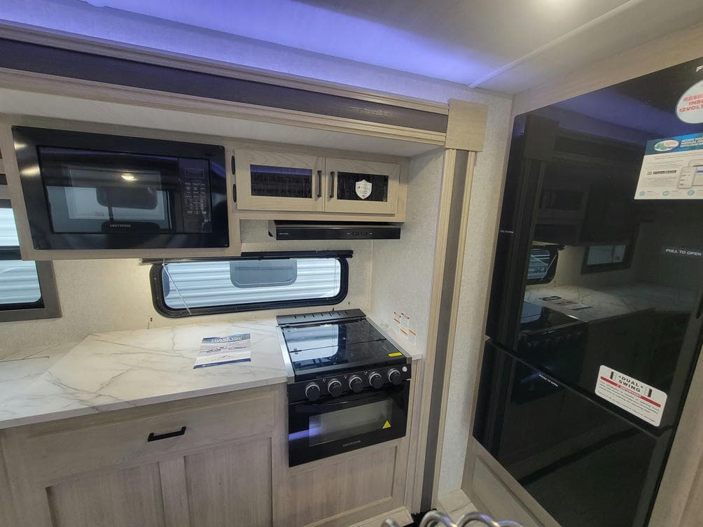 2025 East To West 2025 East To West ALTA - thumbnail 6