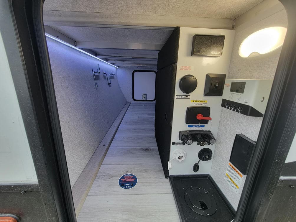 2025 East To West 2025 East To West ALTA - thumbnail 19