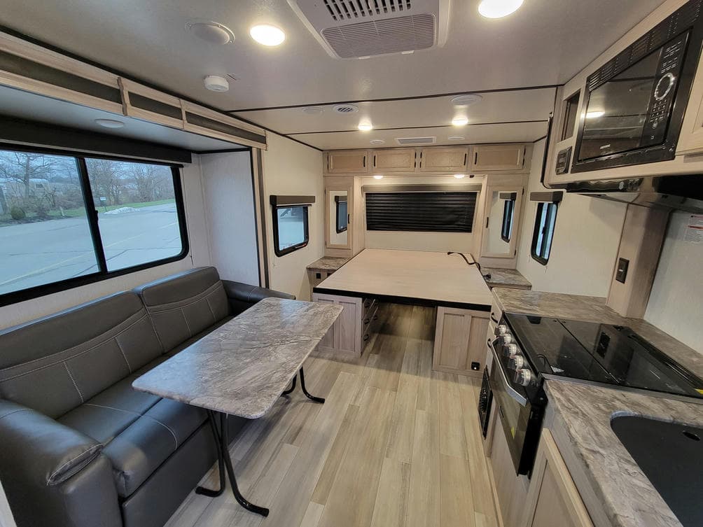 2021 Coachmen 2021 Coachmen Spirit XTR - thumbnail 5