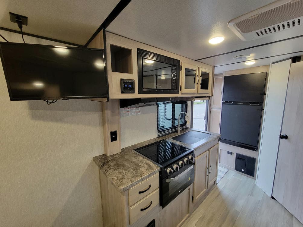 2021 Coachmen 2021 Coachmen Spirit XTR - thumbnail 6