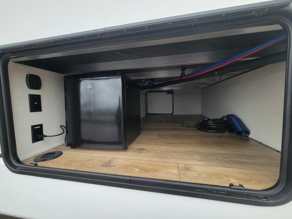 2025 Forest River 2025 Forest River Sabre - thumbnail 3