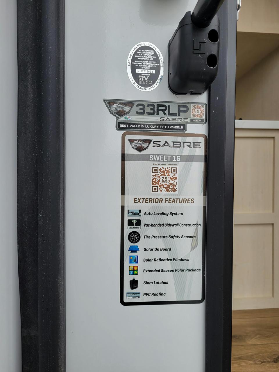 2025 Forest River 2025 Forest River Sabre - thumbnail 4