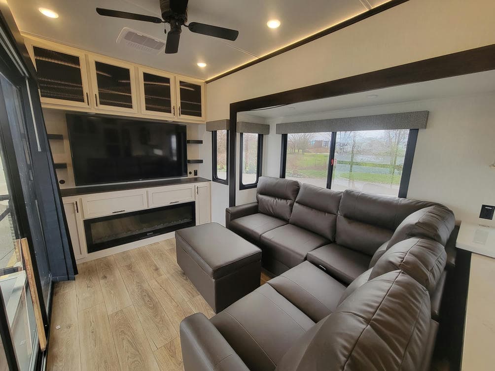 2025 Forest River 2025 Forest River Sabre - thumbnail 13