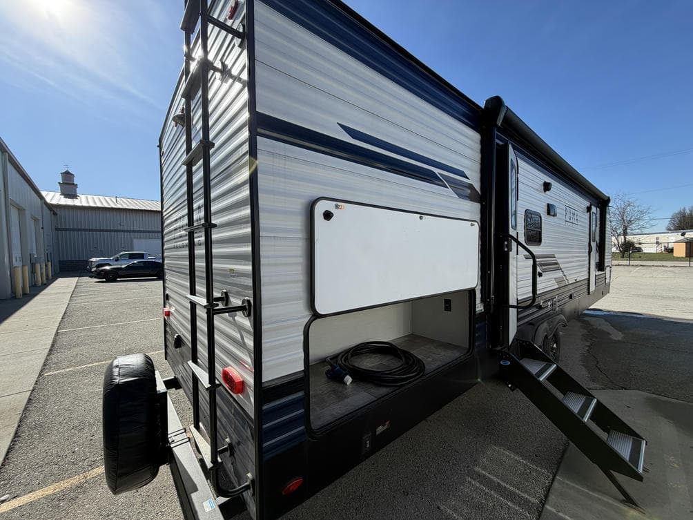 2025 Palomino 2025 Palomino Puma - thumbnail 3