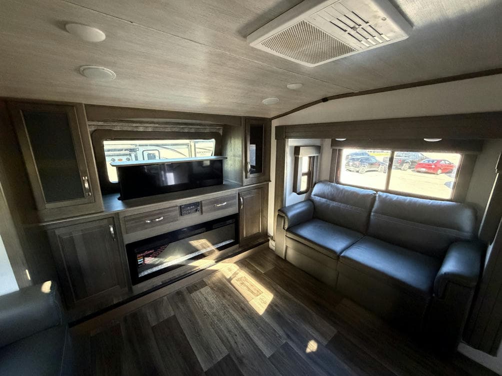 2022 Keystone RV 2022 Keystone RV Cougar - thumbnail 11