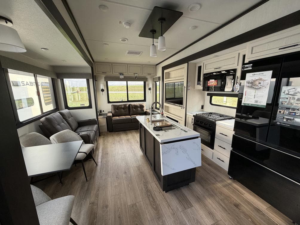 2026 Forest River 2026 Forest River Sabre - thumbnail 9