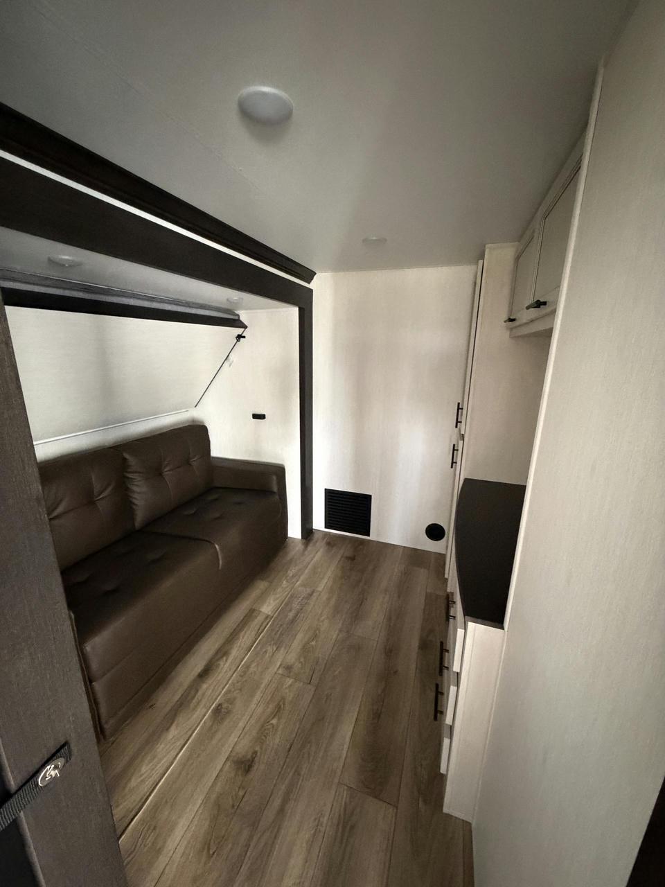 2026 Forest River 2026 Forest River Sabre - thumbnail 16