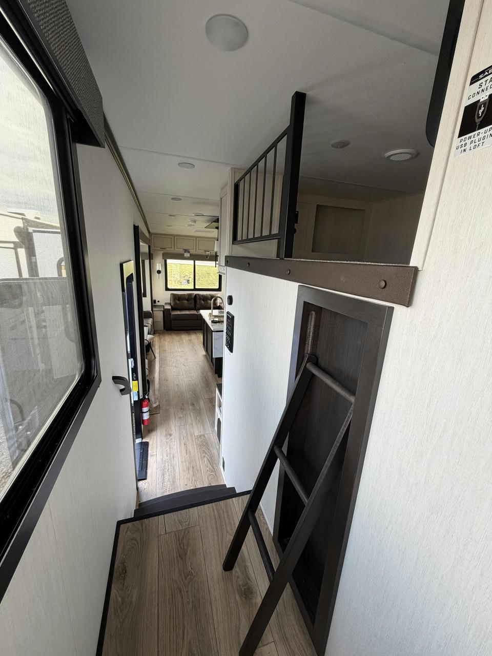 2026 Forest River 2026 Forest River Sabre - thumbnail 21