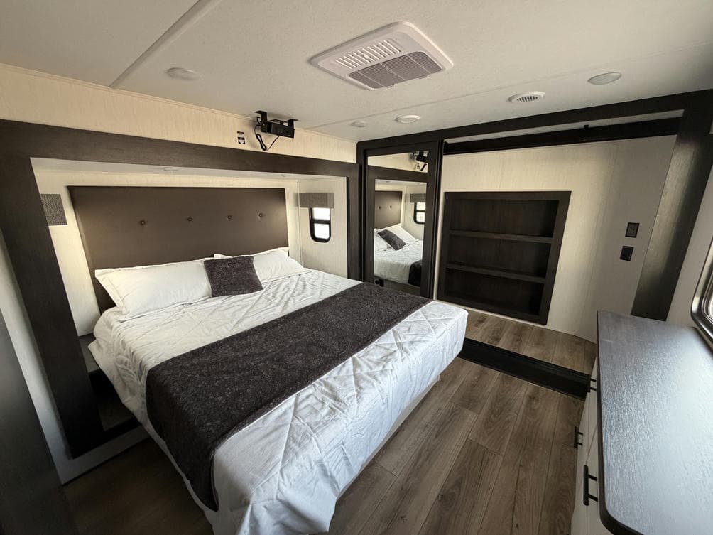 2026 Forest River 2026 Forest River Sabre - thumbnail 25