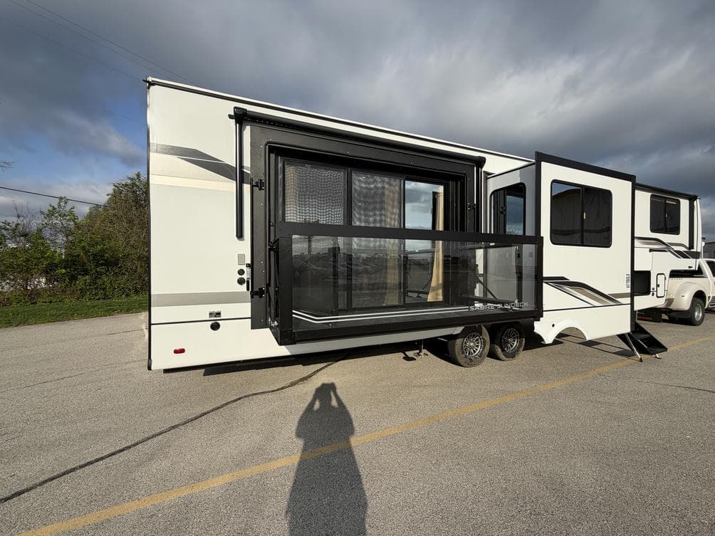 2026 Forest River RV 2026 Forest River RV Sabre - thumbnail 5