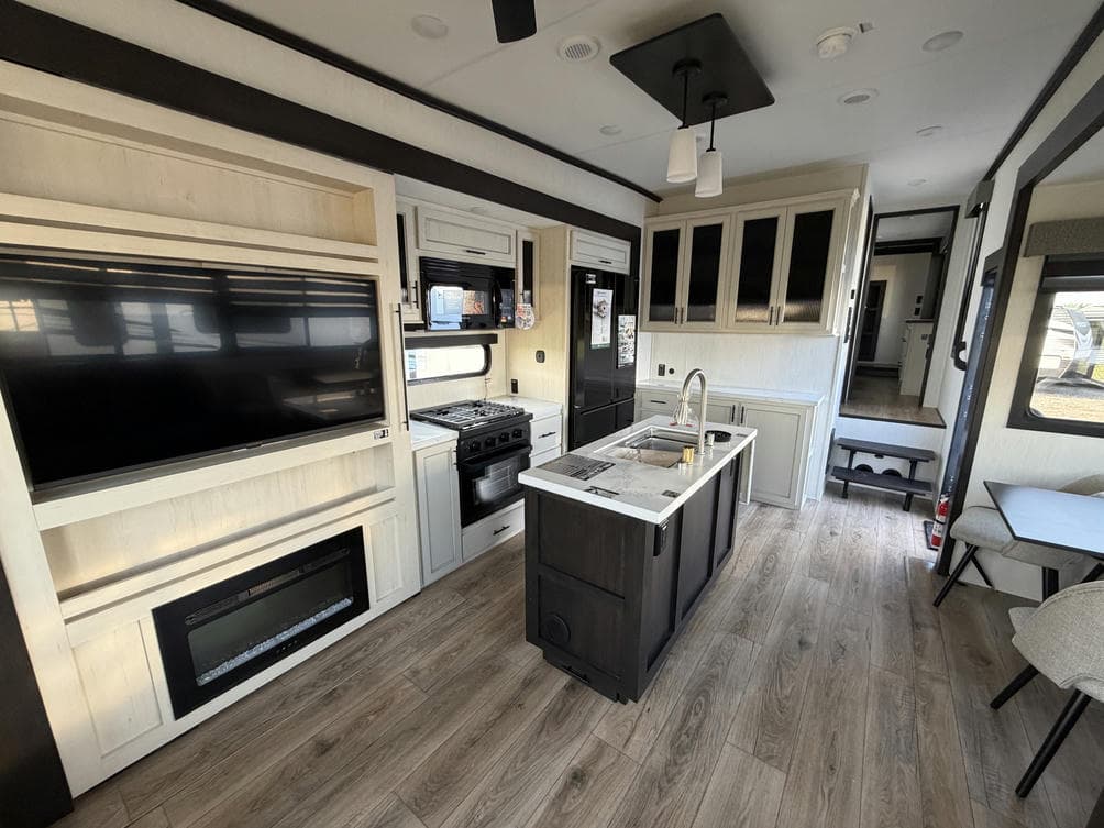 2026 Forest River RV 2026 Forest River RV Sabre - thumbnail 8