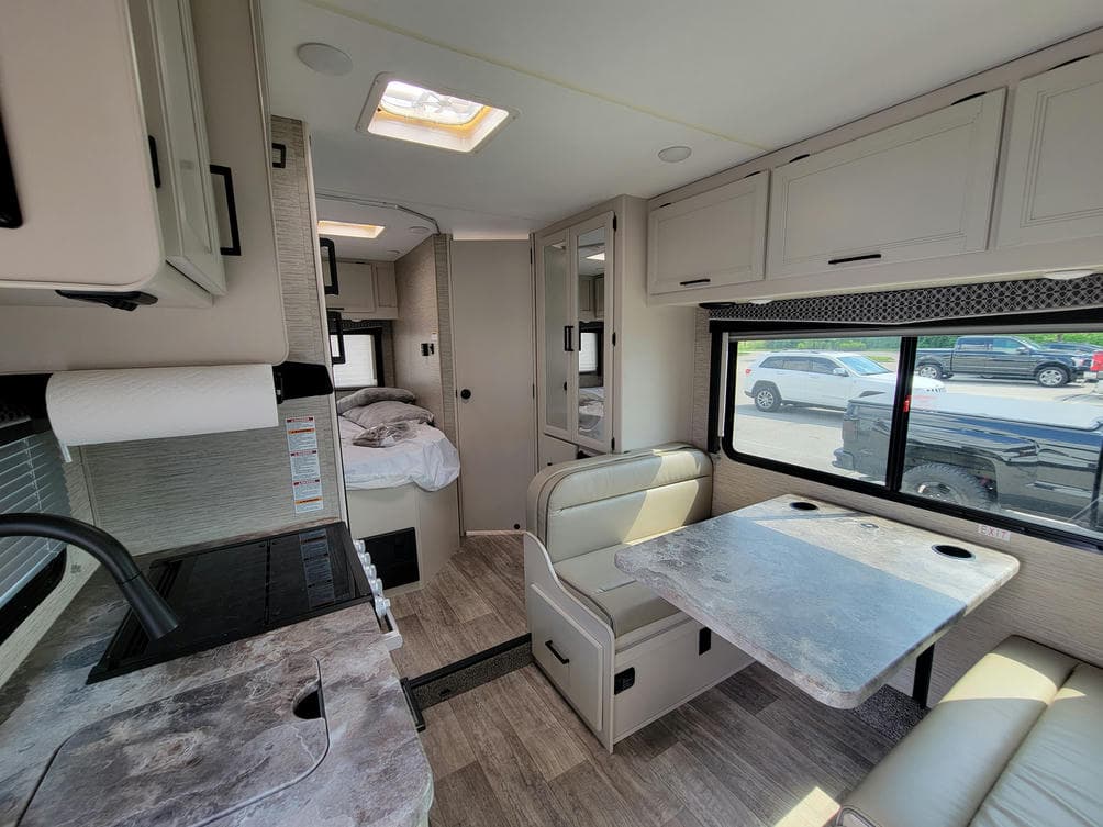 2023 Thor 2023 Thor Chateau - thumbnail 11