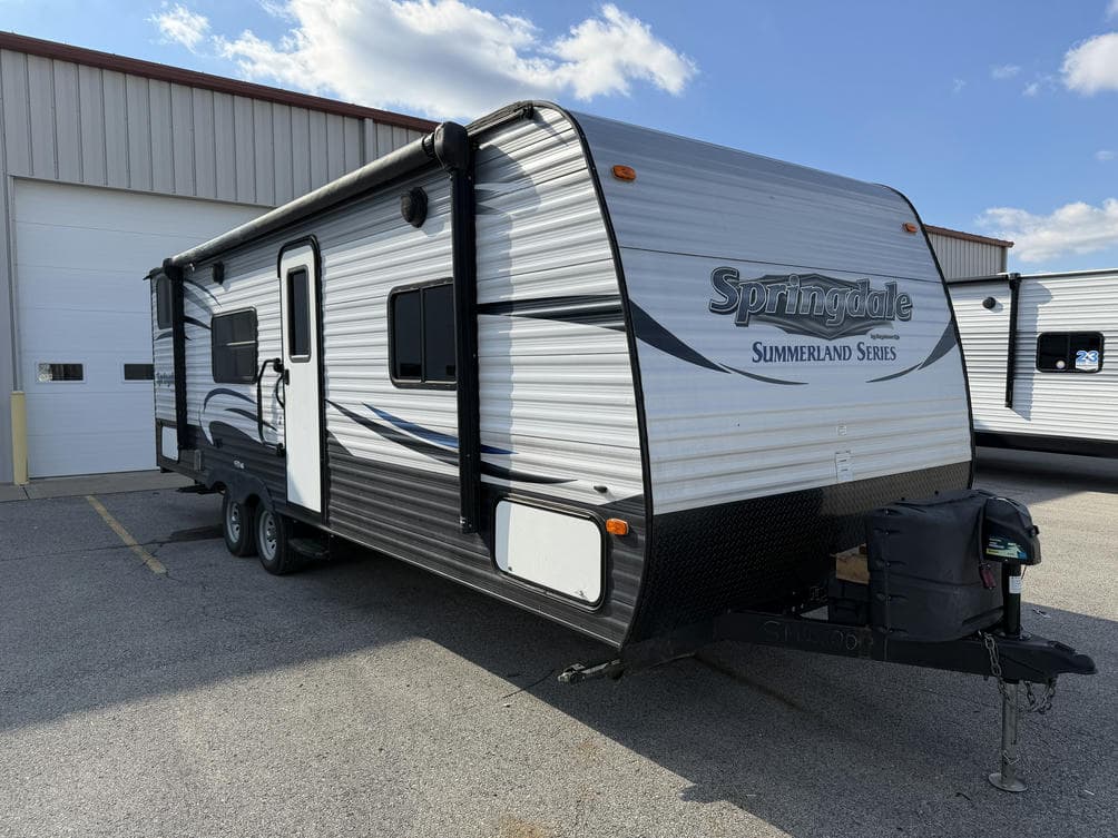2016 Keystone RV Summerland SM2600